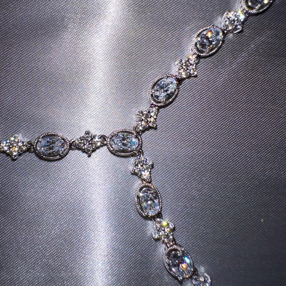 DiamonArt Y Necklace
